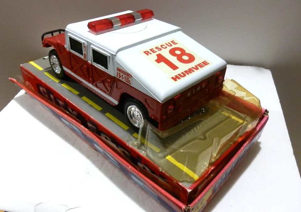 FunRise City Force 1/16 Metro Fire Dept Humvee Fire Chief Voice Sounds Lights - Image 3 of 4