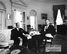 PRESIDENT JOHN F. KENNEDY WITH GENERAL DOUGLAS MacARTHUR - 8X10 PHOTO (AB-506)