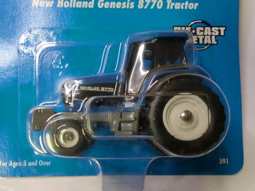 Ertl Farm Country New Holland Genesis 8770 Tractor 1/64 Die Cast - Picture 2 of 3
