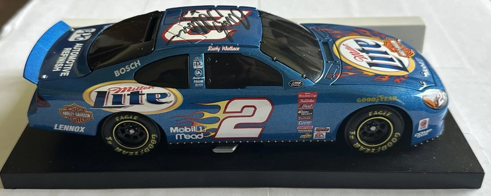 Зарядное устройство Action No2 Rusty Wallace Miller Lite Harley Davidson 2000 подписанное 1:24 - Изображение 2 из 4