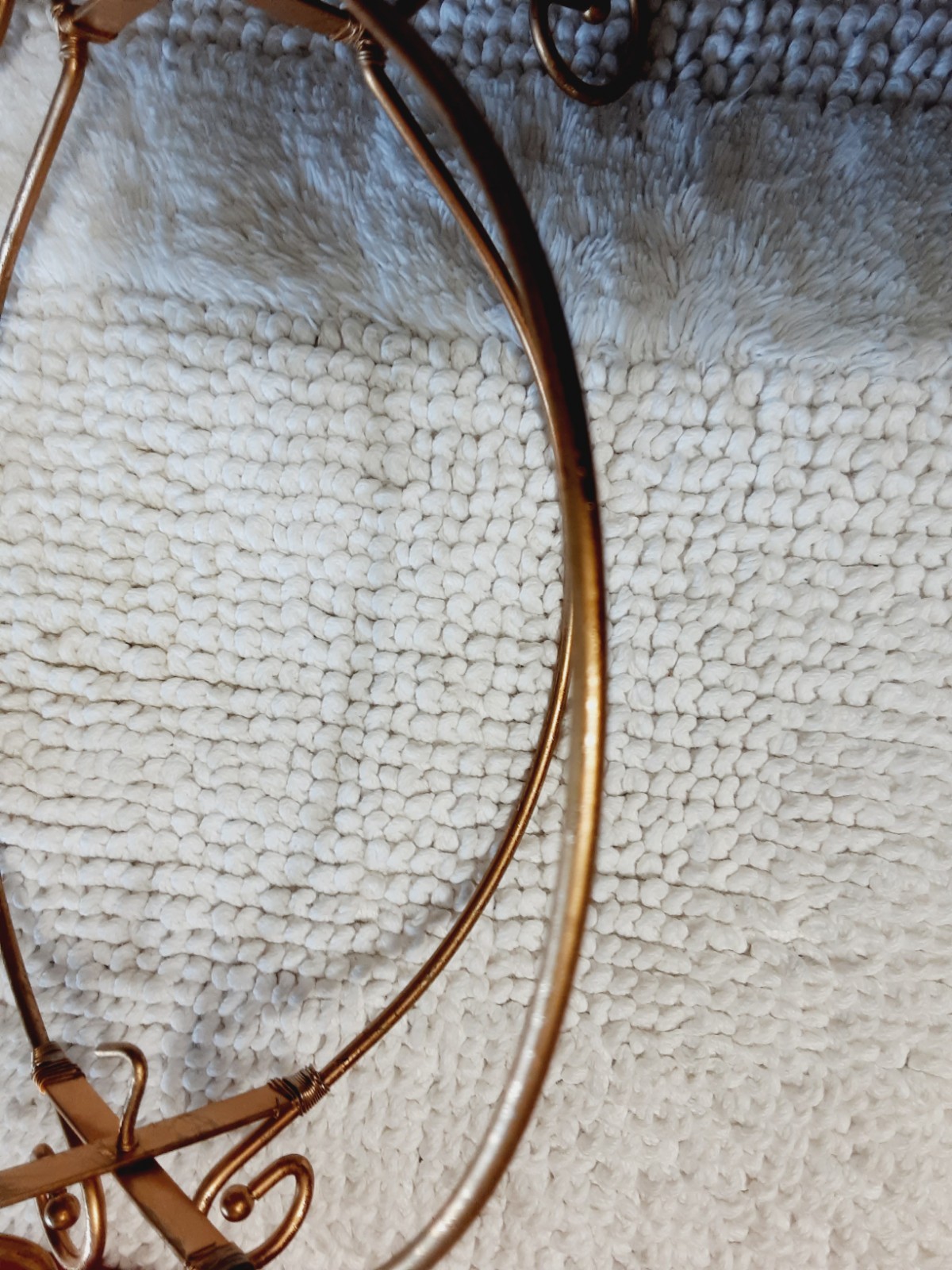 PIER 1 IMPORTS Goldtone Foldable Single Ornament Holder Display Stand With Box