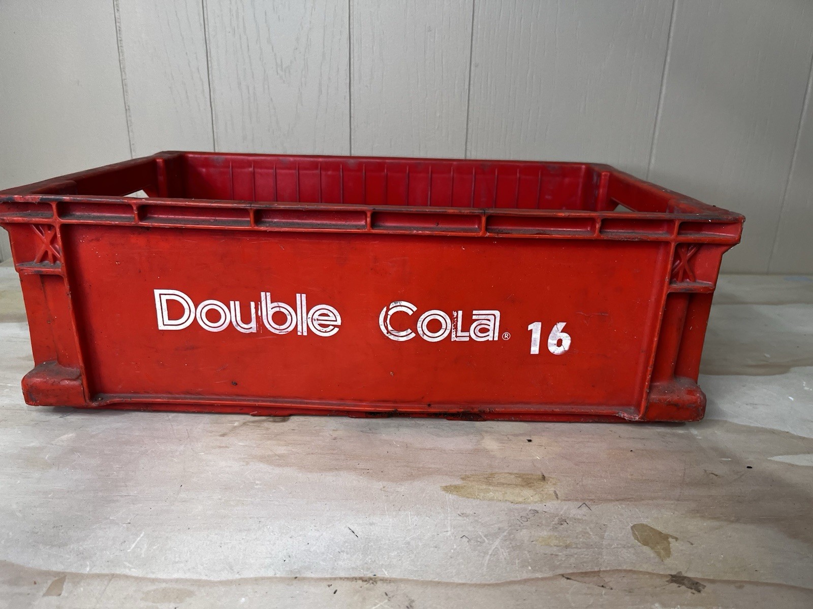 Vintage Double Cola Soda Bottle Crate Plastic Red holds 16 Bottles *READ