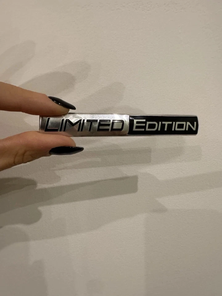 2 Adesivi 3D Sticker Cromato/nero Limited Edition Auto Moto Emblema - Immagine 2 di 2