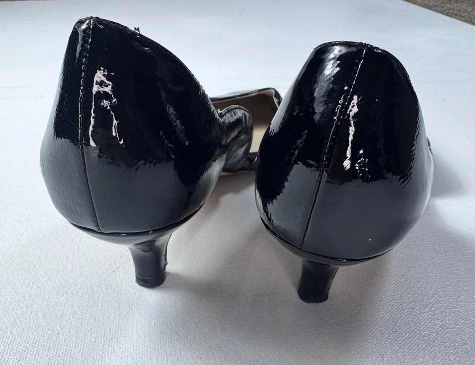 Adrienne Vittadini Serene 黑色专利扇贝小猫高跟鞋 D’Orsay 9.5 米有缺陷 — 第 4/4 张图片