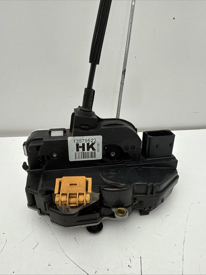 Chevrolet Trax 2013-2020 actuador de bloqueo de pestillo de puerta delantera izquierda izquierda izquierda 13579522 OEM Foto 4 de 4