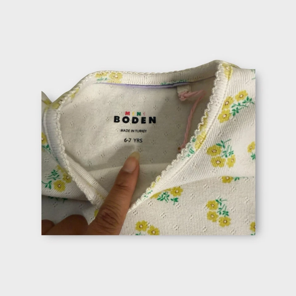 Mini blusa creme Pointelle padrão floral amarelo Boden - Imagem 3 de 4