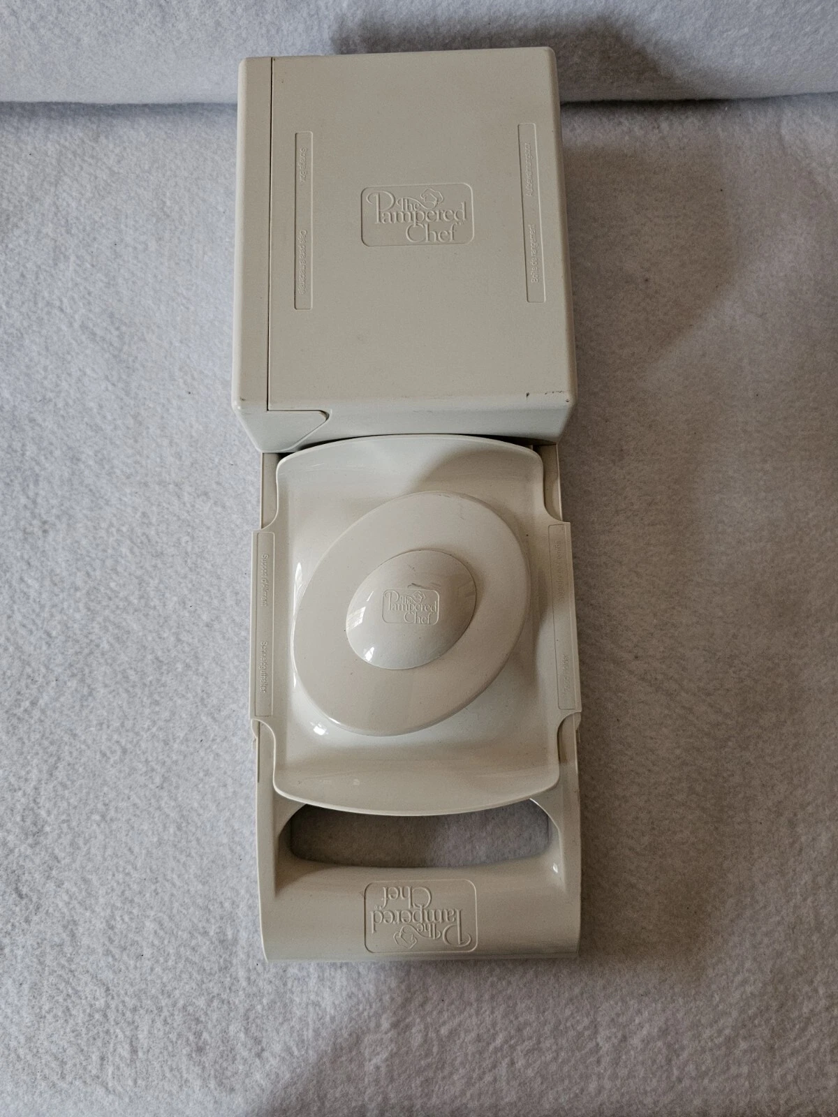 The Pampered Chef Ultimate Mandoline w/Four Blades & Case 1087