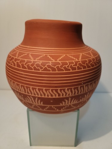 Maceta de arcilla roja navajo firmada por D. Johnson arte popular cerámica nativa americana  - Imagen 1 de 6