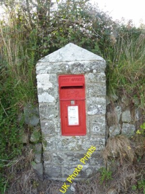 Foto 6x4 Briefkasten, Vachelich, Pembrokeshire Es gibt eine Ordnance Surve c2015