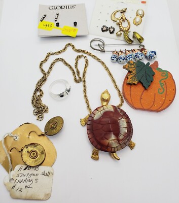 Vintage Estate Find Collectable Celebrity Turtle Necklace Lot(81)