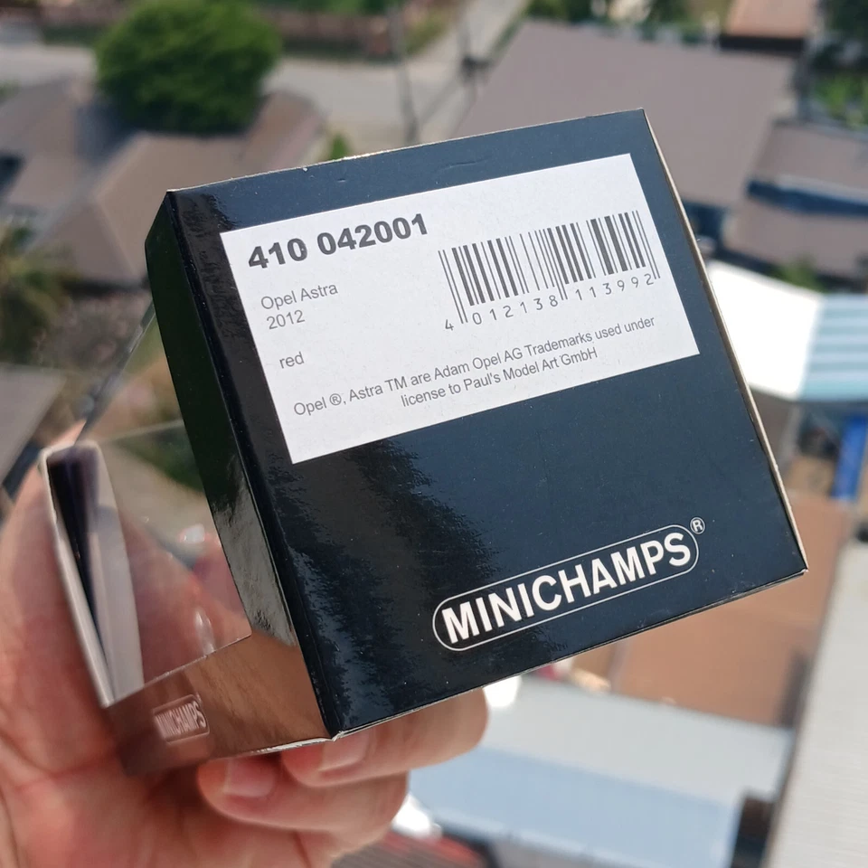 RED OPEL ASTRA - STREET CAR - MINICHAMPS, SCALE 1/43 - 410042001 - TOP - Image 4 of 4