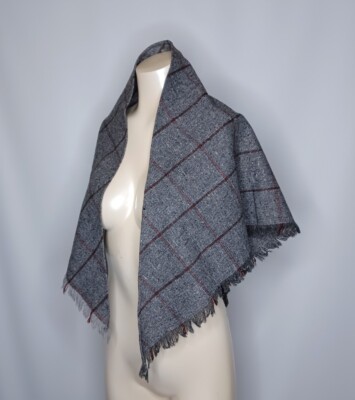 Vintage NWT Russ Triangle Scarf Poly Wool Blend Grey 52'' X 26''
