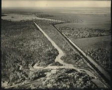 Press Photo Aerial view of levy above Bay City - sax31276