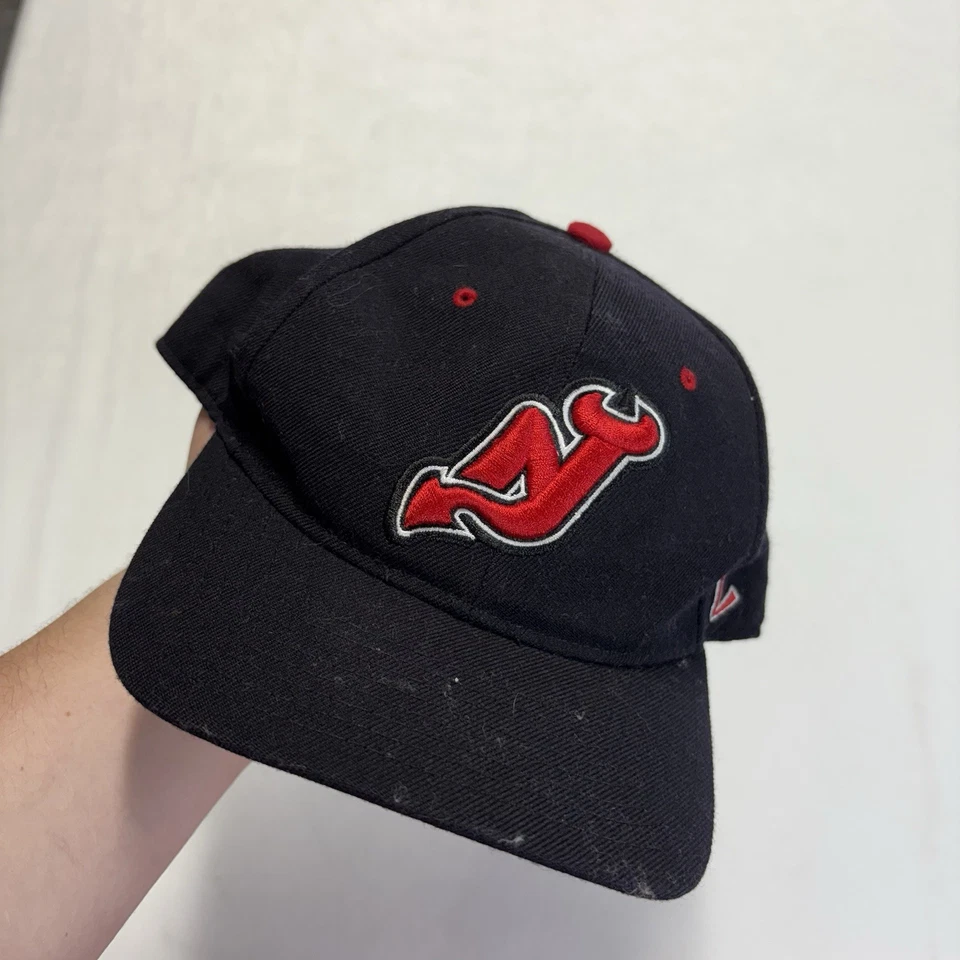 Sombrero ajustado de ala curva para hombre Zephyr NHL New Jersey Devils talla 7 1/2 negro Foto 3 de 4