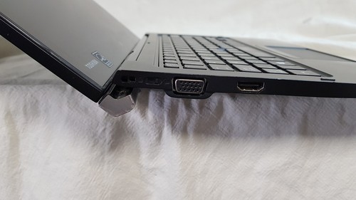 Toshiba portege z20t-b-10h 12.5" Laptop Intel Core M-5Y51 4GB 128GB SSD, NO OS - Afbeelding 9 van 20