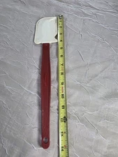 Rubbermaid Commercial Spatula 13-1/2" Long Handle High Heat Scraper Red