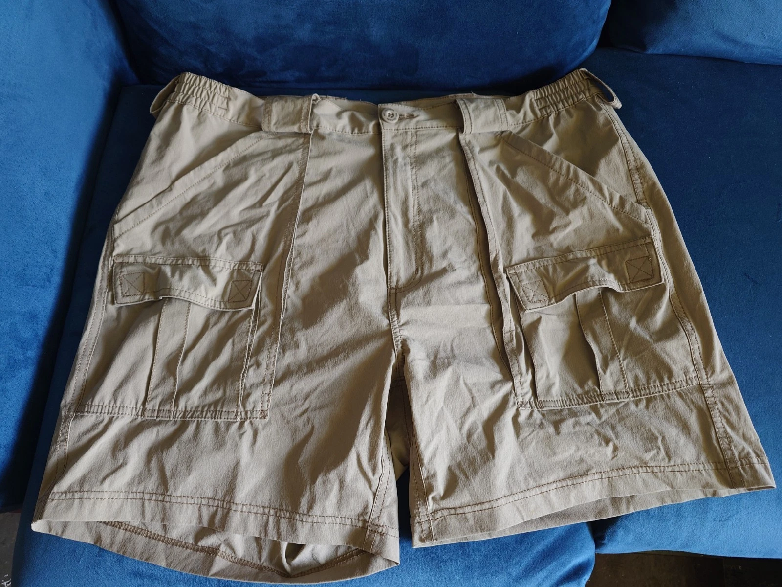 Reel Southern Cargo Shorts Beige Many Pockets Stretch 38" Waist/LARGE