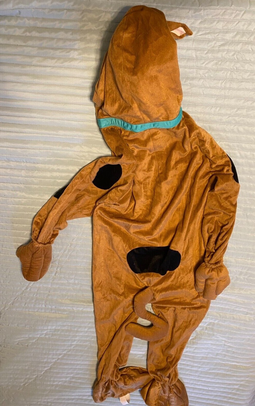 Scooby Doo Fred Costume For Kids - Official Rubie's Mystery Inc. Child's Costume Set With Wig & Scarf