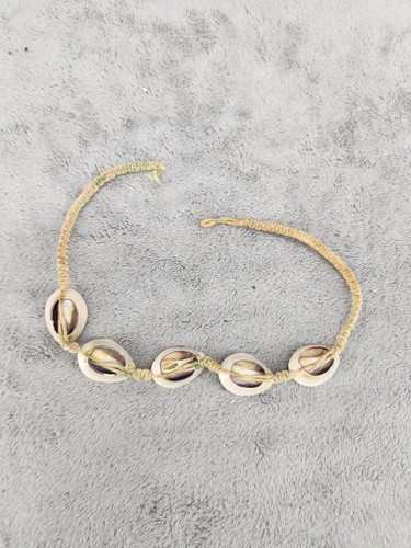 Cowrie Shell Bead Necklace Hawaiian Style 15"