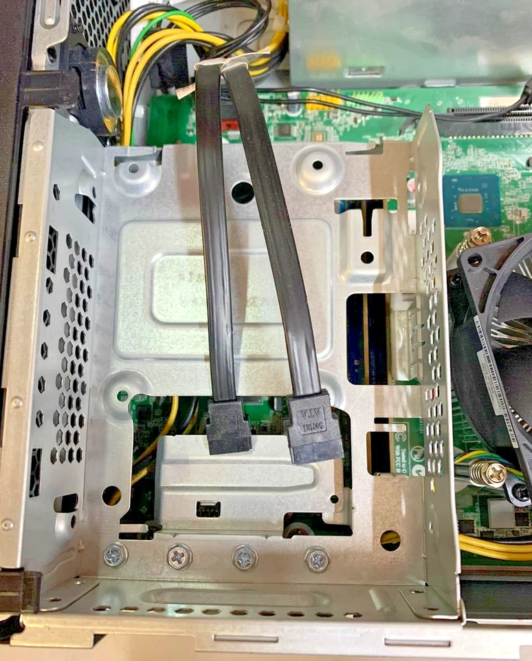 Lenovo V530S-07ICB SFF i3-8100 @3.60GHz 8GB RAM - 240GB SSD - WIN10 (OFFERS OK) - Image 4 of 4