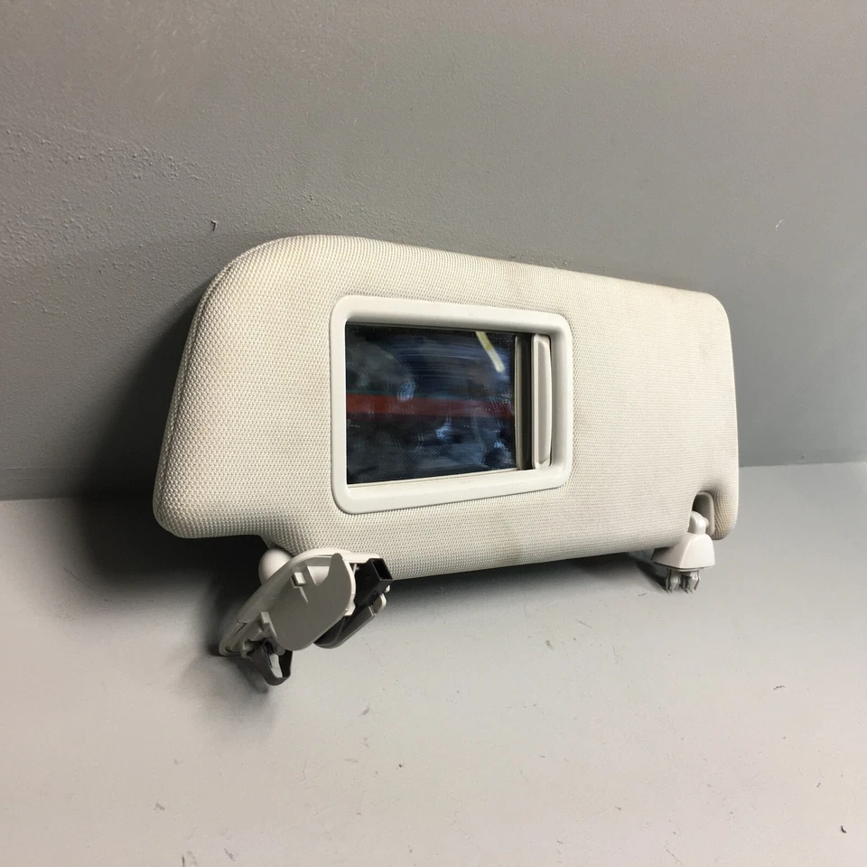 Audi RS7 2017-2018 parabrisas delantero lado del pasajero parasol parasol OEM Foto 4 de 4