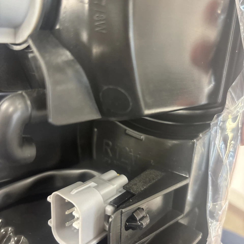 Mazda CX-5 2013-2016 left + right Tail Light Assembly YH03-35-005 - Изображение 4 из 4