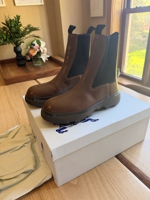 Burberry Walnut Leather Creeper Chelsea Boots Rubber Sole Logo Accents 