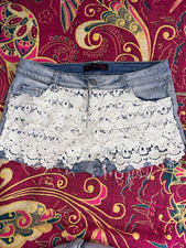 No Boundaries Juniors Light Wash Denim Cut Off Shorts Lace Stretch Pockets 13