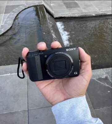 Sony Cyber-Shot DSC-HX30 18MP Digital Camera 20x Zoom Black English Language