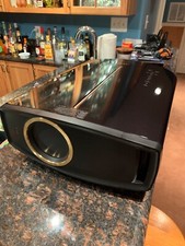 JVC DLA-RS25U Home Theater Projector
