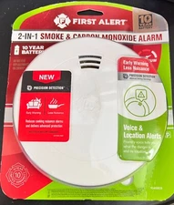 First Alert 2-in-1 Smoke & Carbon Monoxide Alarm 1046803 2936/OB