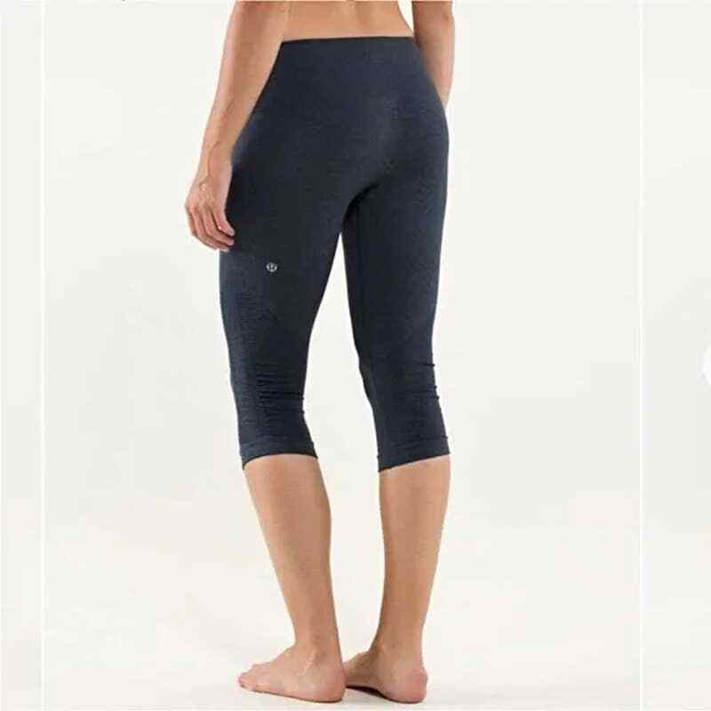 Lululemon Women's In the Flow Crop Seamless Leggings in Charcoal