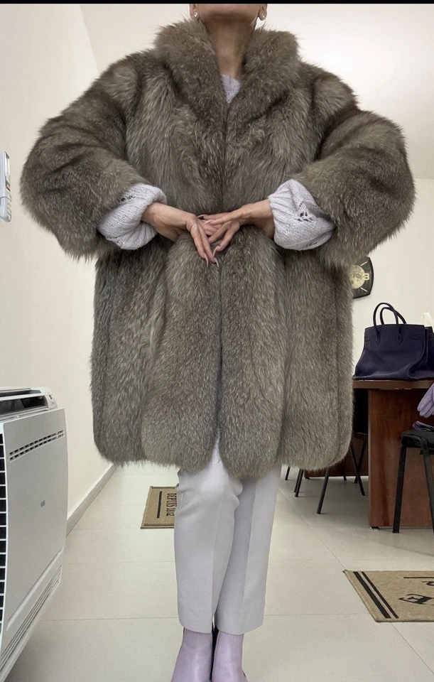 L Silver Fox fur coat - Image 4 of 4