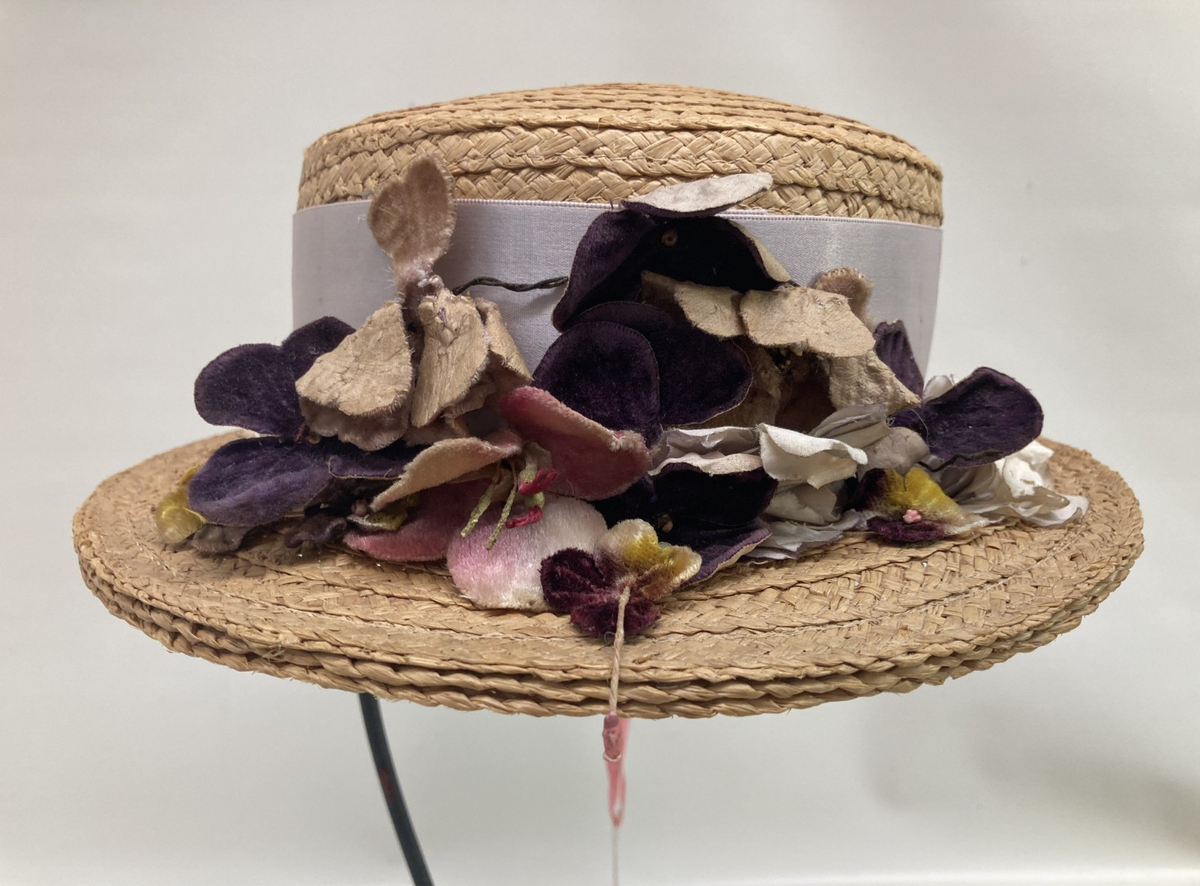 Vintage Boater Straw Hat with Satin Ribbon Flowers Women display picture 1