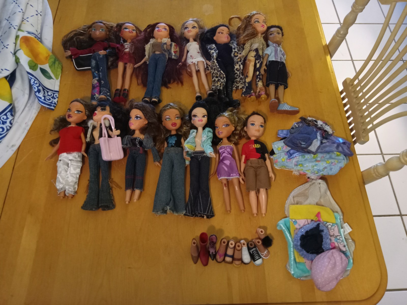 Bratz Dolls Lot Of 14 Clothing And Accessories 2001 - 2003 