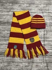 Harry Potter Hogwarts Crest Gryffindor Colors Scarf  Beanie set Excellent cond