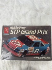 1990 AMT 43 Richard Petty STP Grand Prix 1/25 Scale Model Kit 6728-SEALED BOX