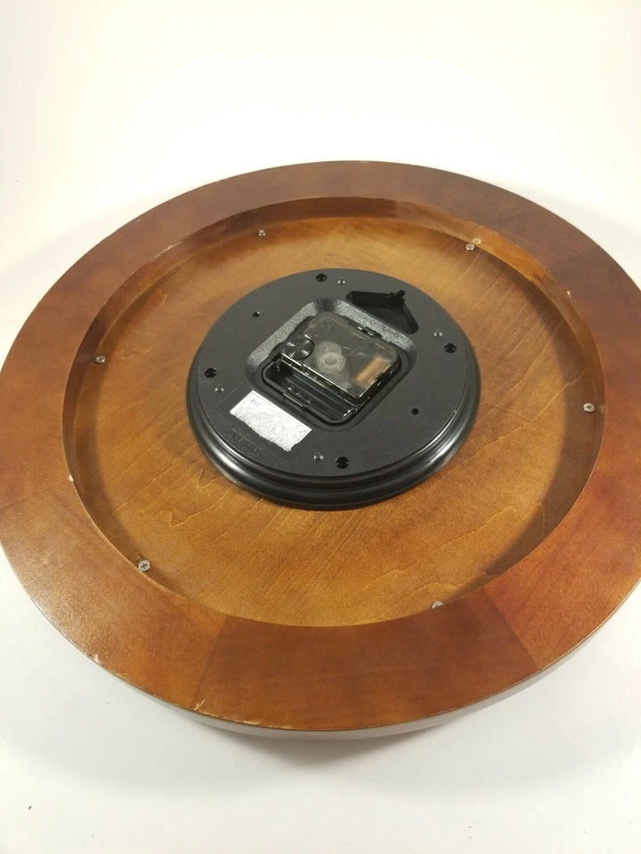 Reloj de Pared Bulova Marco Madera Redondo, 14" Diámetro.  Cuarzo Foto 3 de 4