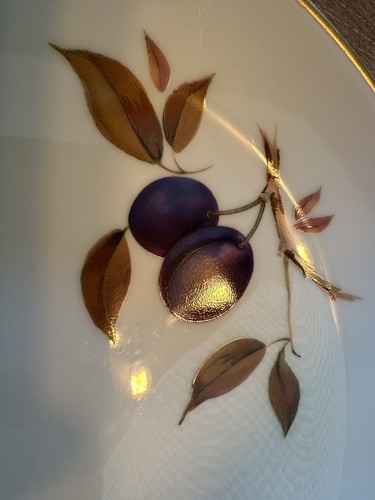 Royal Worcester Evesham Gold 15" Oval Serving Platter Fruits and Berries - Picture 6 of 9