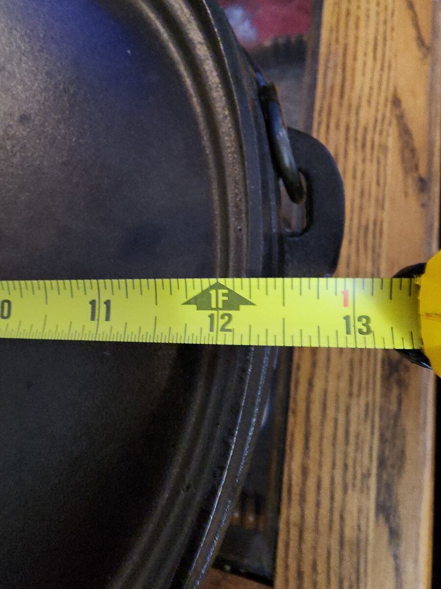 Vintage Lodge No. 12CO Footed Cast Iron Dutch Camp Oven w Vintage Lodge No. 12CO Footed Cast Iron Dutch Camp Oven w