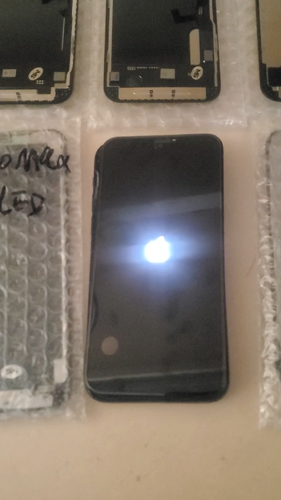 Ecran tactile de remplacement de l'iPhone 11 Pro qualité OLED - USA Canada - Vidéo 1 sur 1