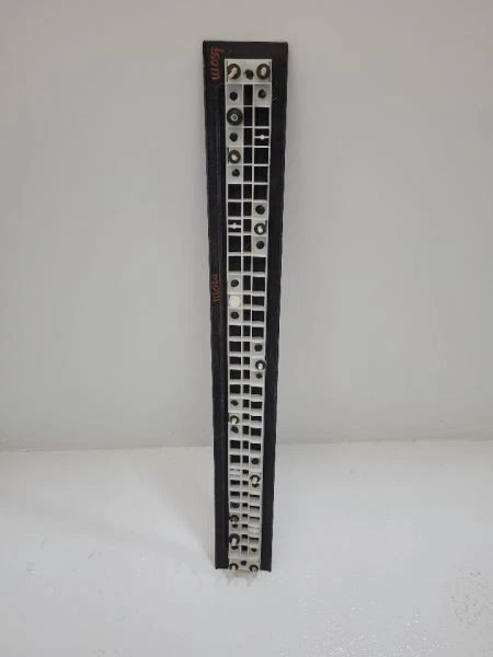 2006 2007 2008 2009 2010 PLACA DE UMBRAL DE MALETERO HUMMER H3 Foto 3 de 4