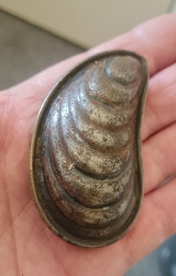 Antike viktorianische Schnupftabakdose in Muschelform