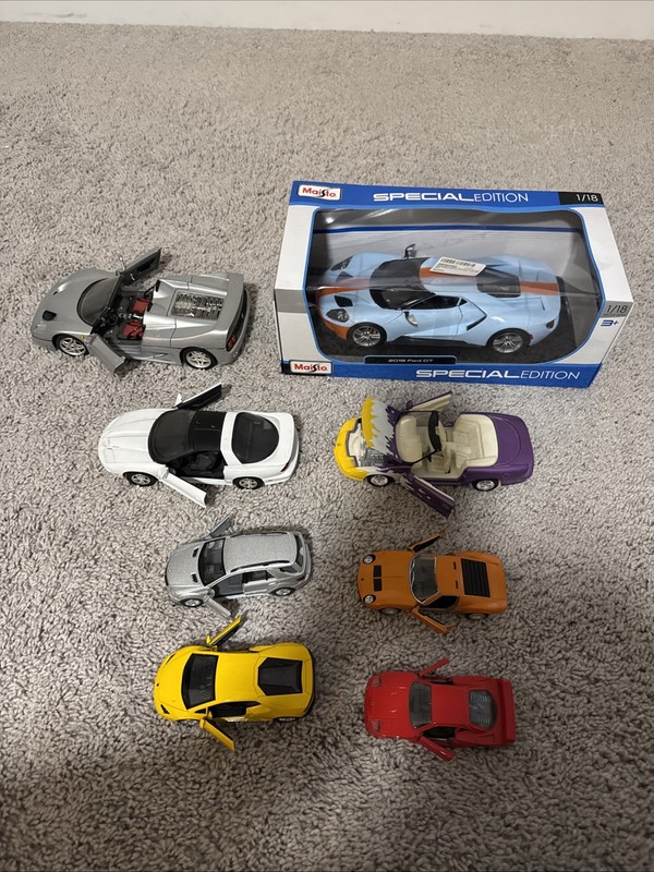 Vintage 1:18/1:24/1:34 Diecast Car Lot Collector Models Mixed Brands Sizes (8)