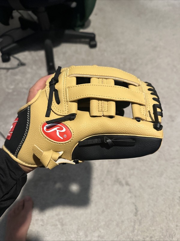 Rawlings Baseball Glove 11-1/2 Inch Right Hand Throw Players Series PL115BC
