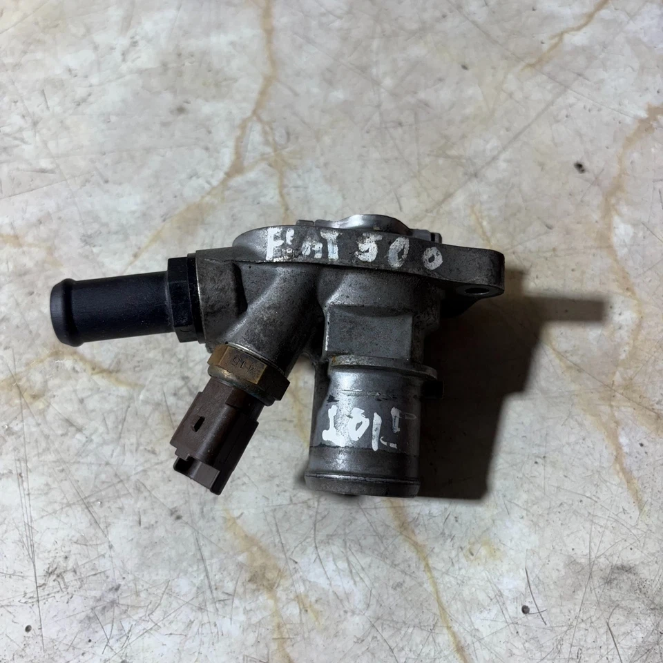 Genuine Fiat 500 2013 Thermostat & Housing Genuine OEM - image 3 of 4