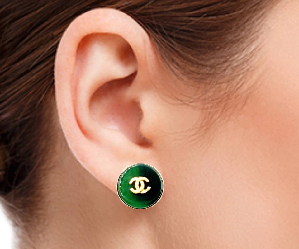 Pendientes Chanel Vintage Chapados en Oro CC Piedra Verde Clip Redondo Foto 2 de 4
