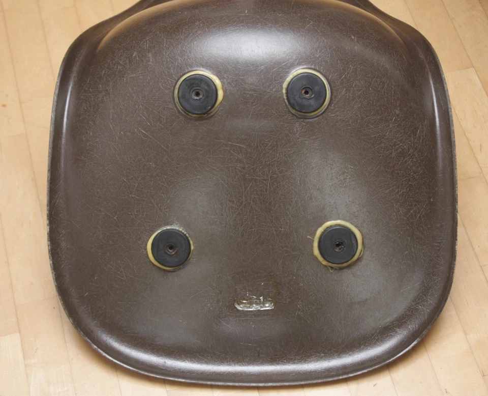 Eames Fiberglas sidechair Herman Miller Vitra Seal brown - Bild 4 von 4