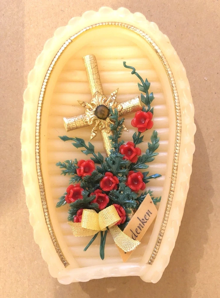 altes traditionelles Wachsstöckl im Originalkarton, ca 11 cm x 7 cm