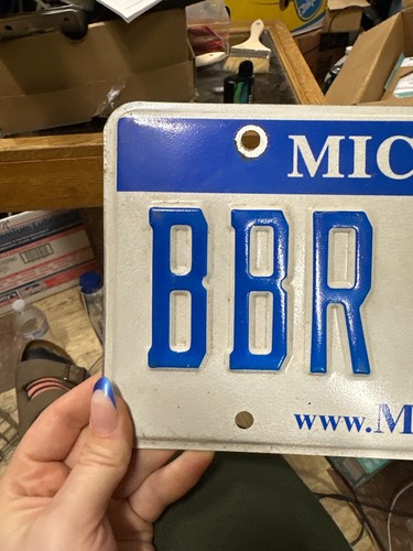 2000s Michigan License Plate BBR 9197 www.Michigan.gov - Picture 2 of 18